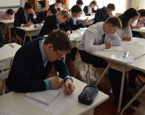 Юные интеллектуалы на олимпиаде «Жас математик» и  «Жас физик»